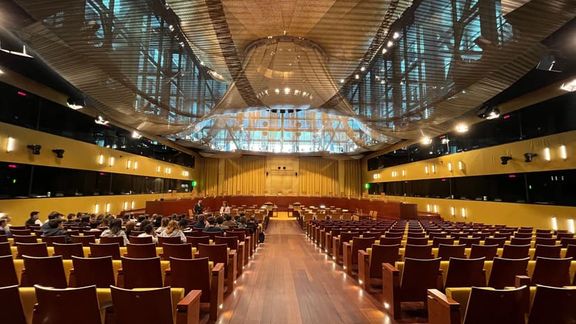 EuGH, Große Kammer, Zentraler Sitzungssaal des Europäischen Gerichtshofs (© Urs Verweyen)